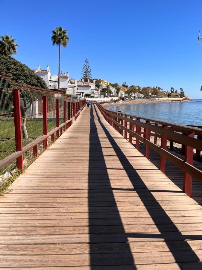 Beachfront Apartment Near Marbella Sitio de Calahonda Екстер'єр фото